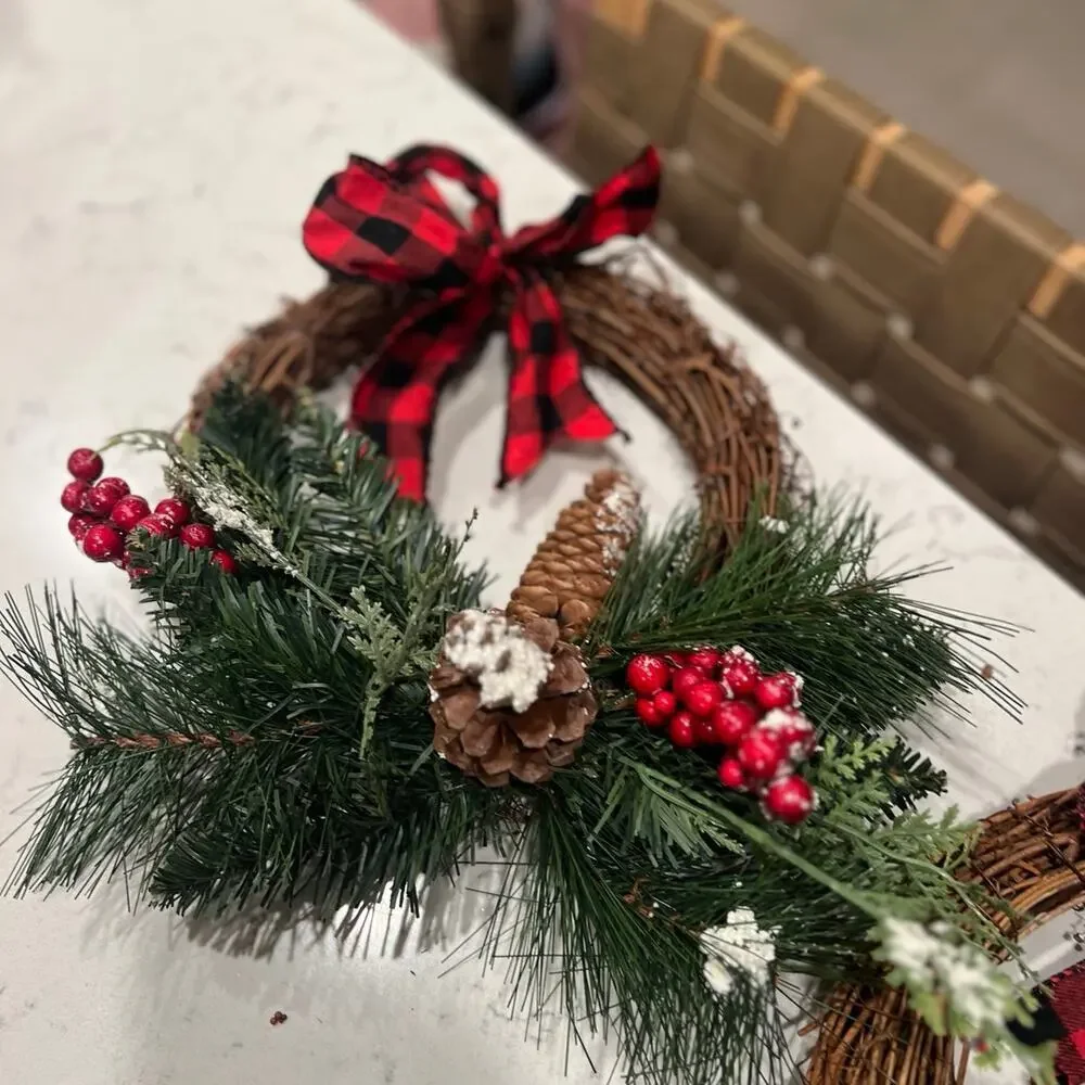 (2) Small Christmas Wreaths - Picture 3 of 7